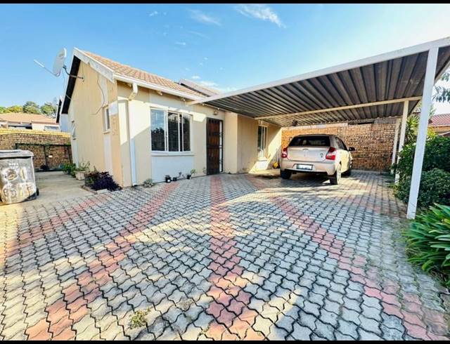 2 BEDROOM HOUSE FOR SALE IN COSMO CITY